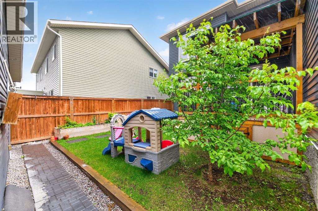 117 Ravenstern Crescent SE — photo 38