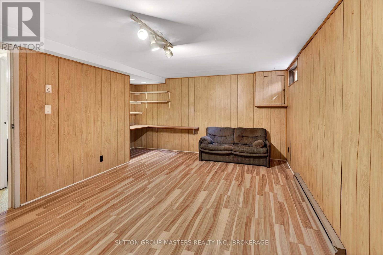 #78 115 WRIGHT CRESCENT - 29