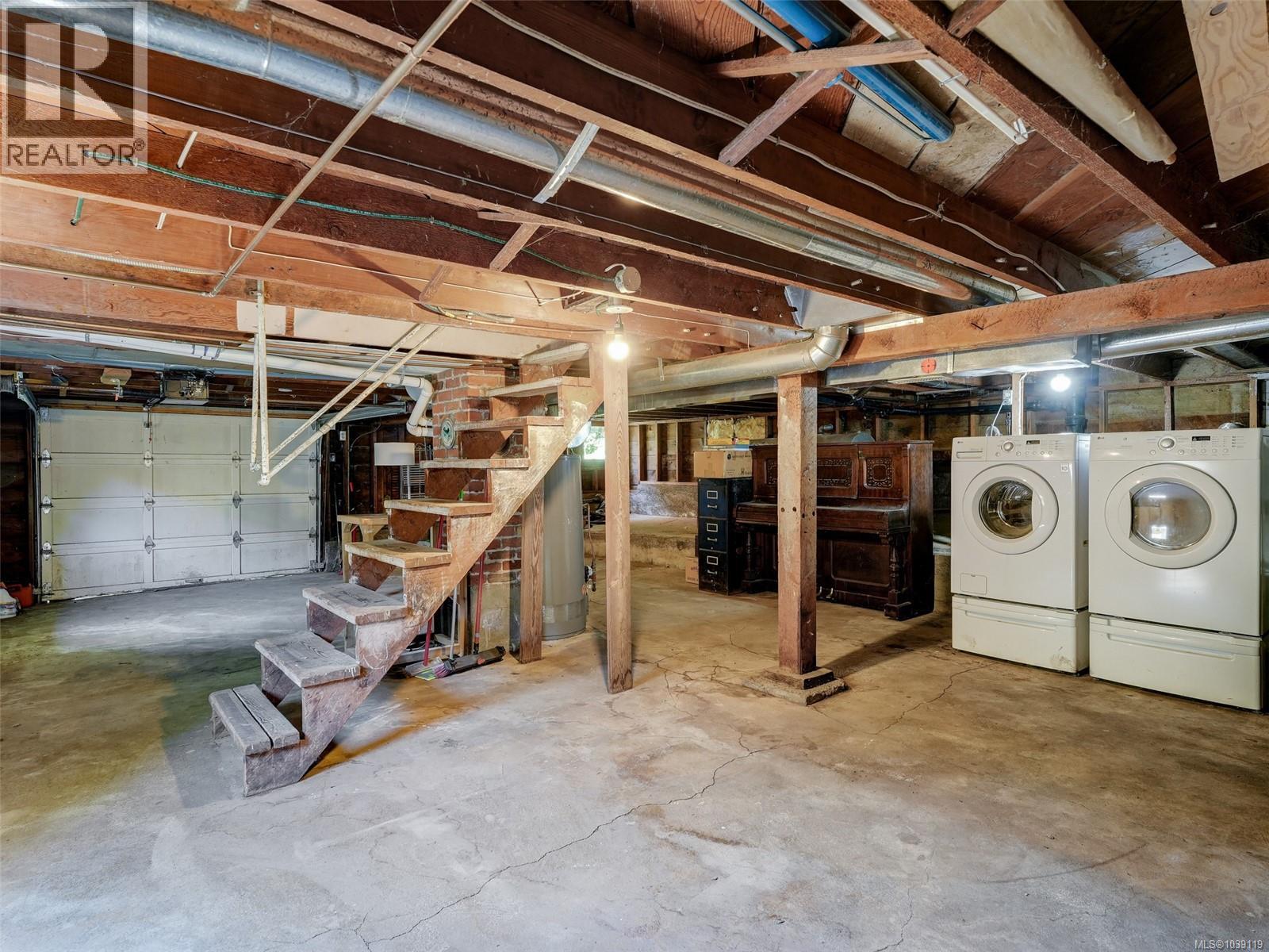  2623 Mt. Stephen Avenue, Victoria