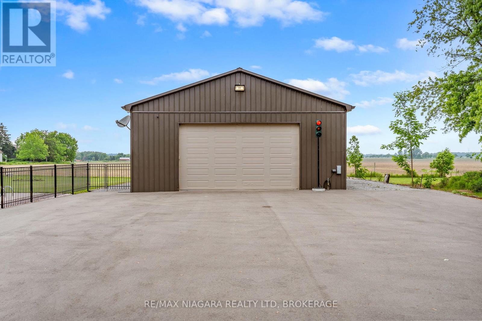 11558 HWY 3 - Image 29