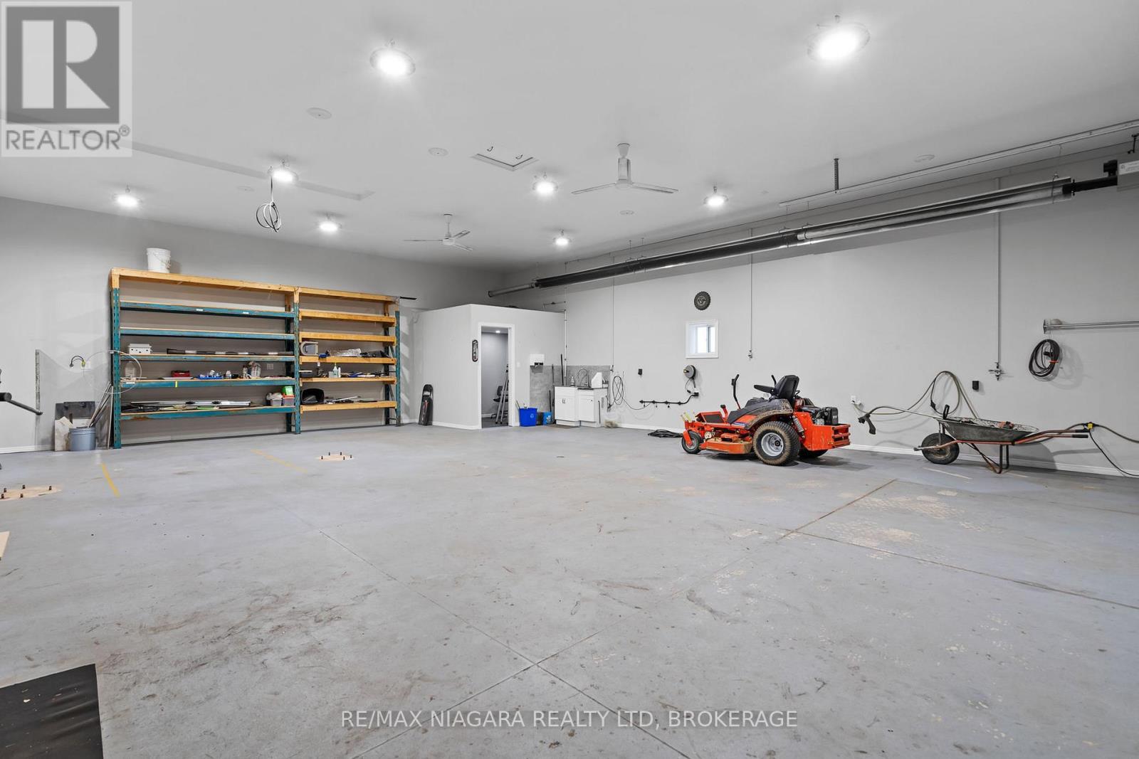 11558 HWY 3 - Image 30