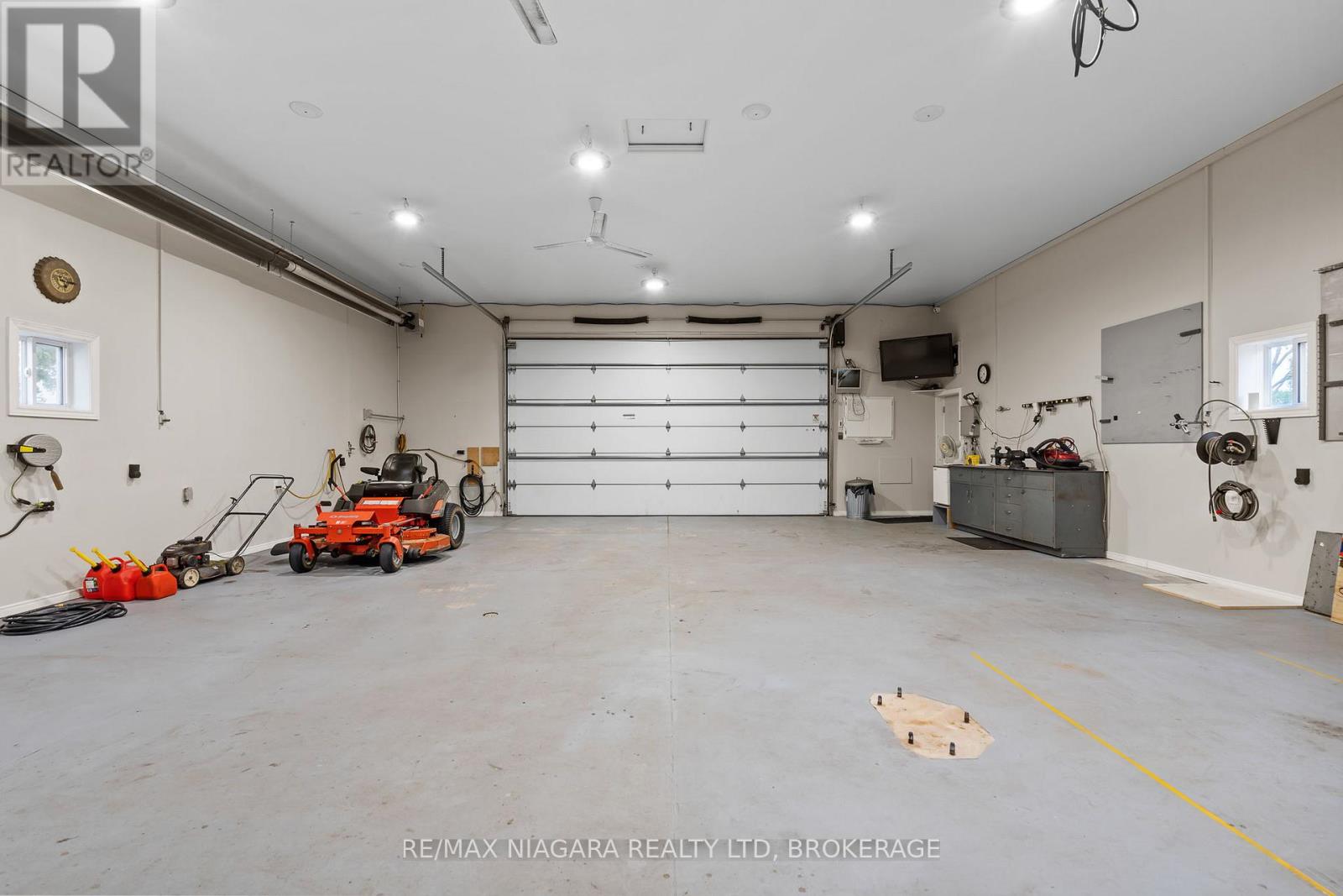 11558 HWY 3 - Image 31