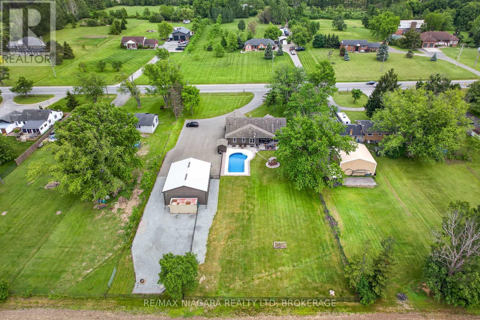 11558 HWY 3 - Image 32