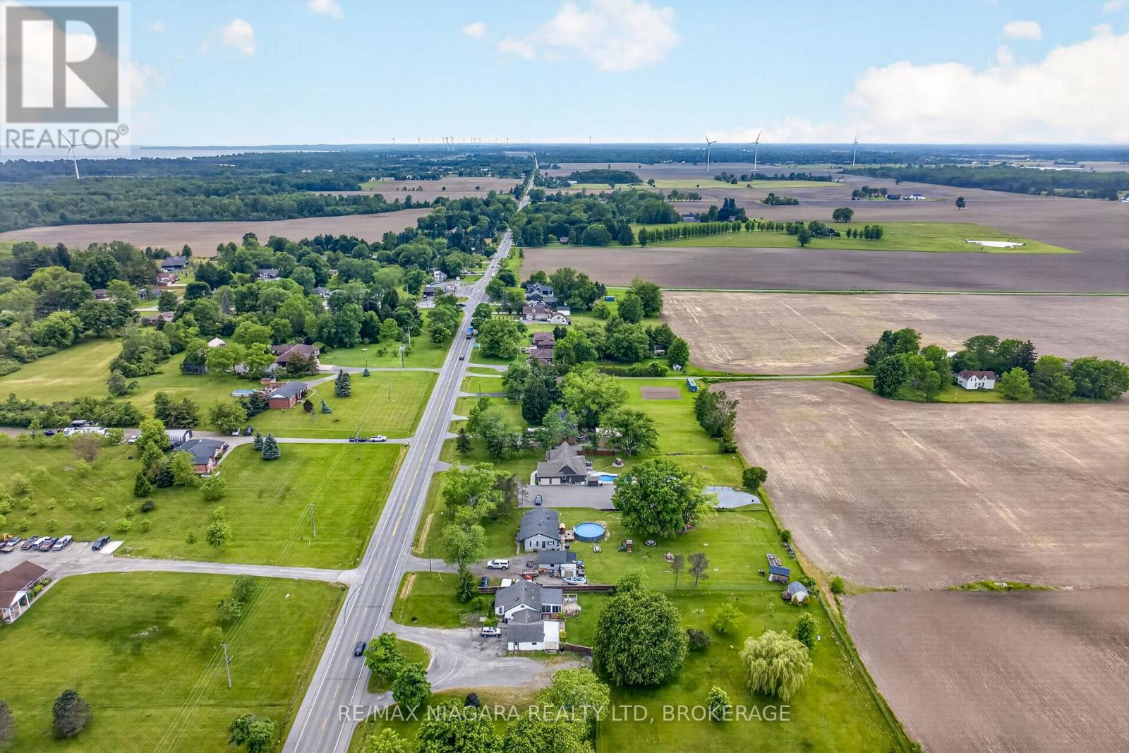 11558 HWY 3 - Image 33