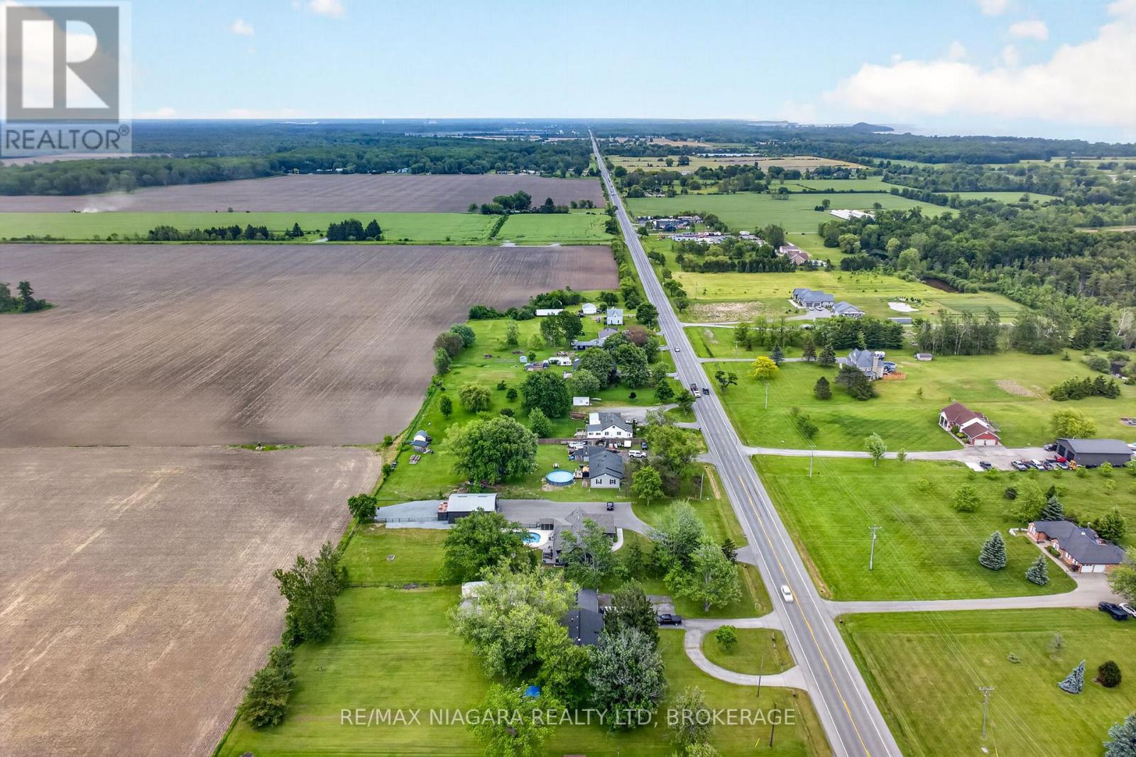 11558 HWY 3 - Image 35