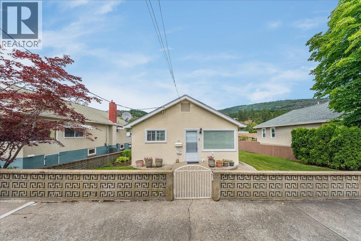 1817 Fourth Avenue, Trail