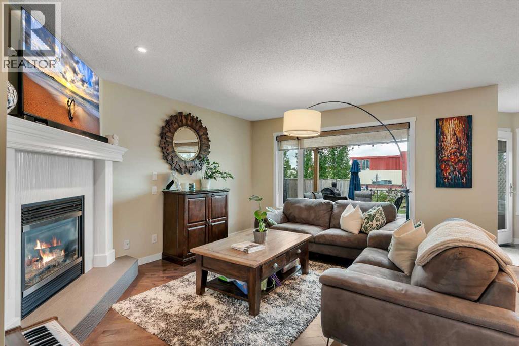28 Cranwell Crescent SE - 6