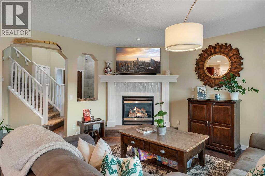 28 Cranwell Crescent SE - 4