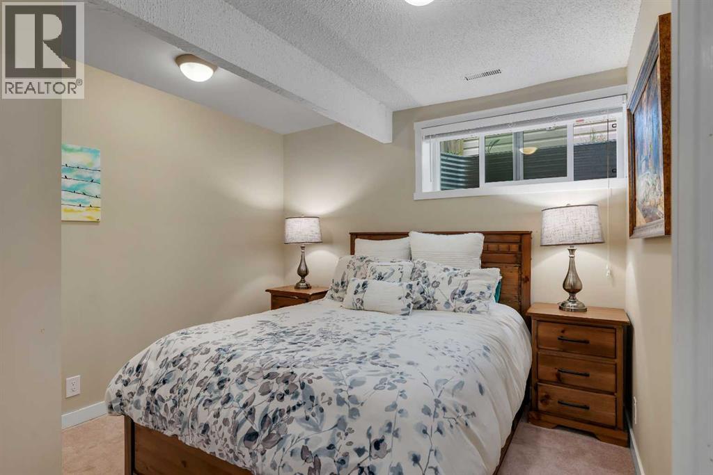 28 Cranwell Crescent SE - 41