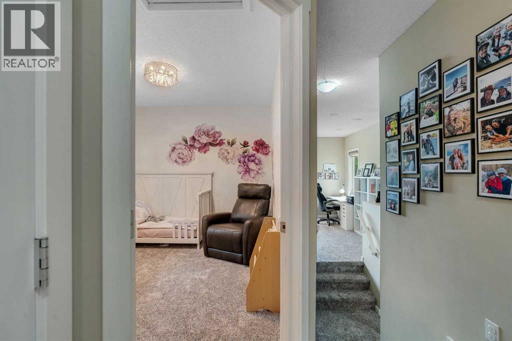 28 Cranwell Crescent SE - 33