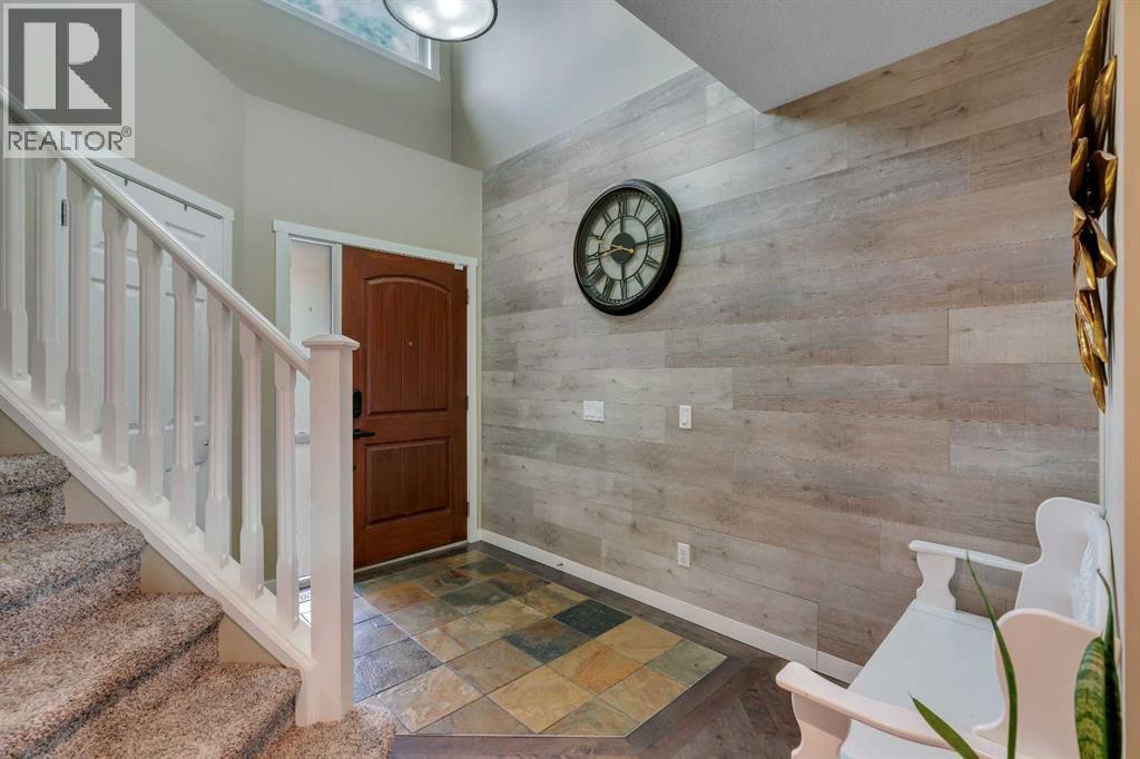 28 Cranwell Crescent SE - 3