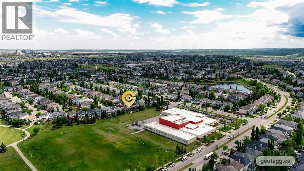 28 Cranwell Crescent SE - 50