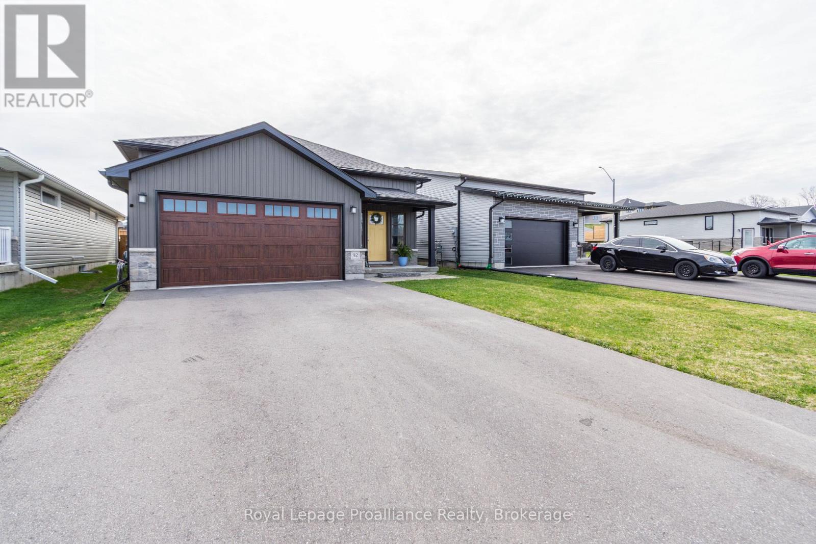92 MEAGAN LANE - 25
