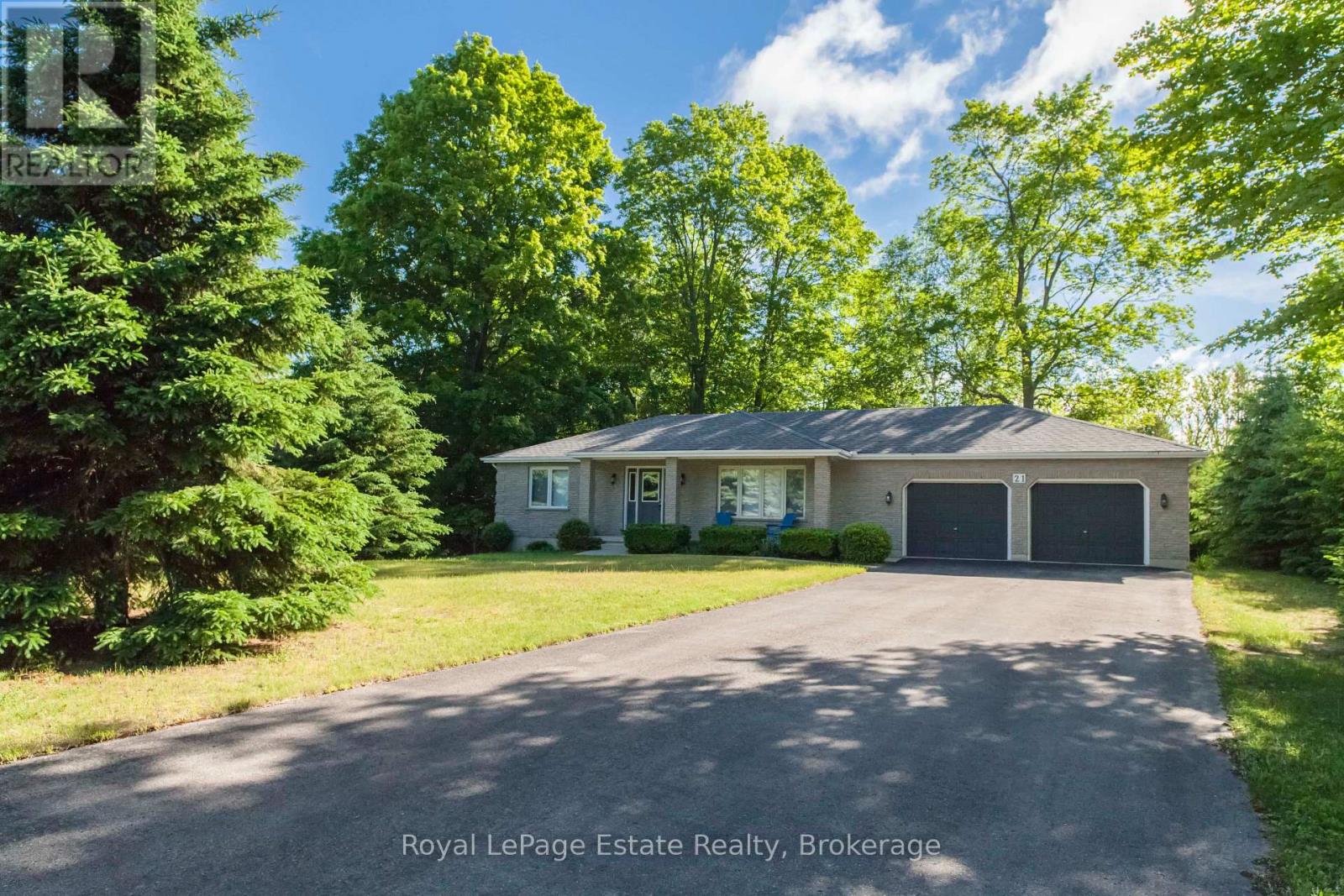 21 SAUBLE WOODS CRESCENT - 2