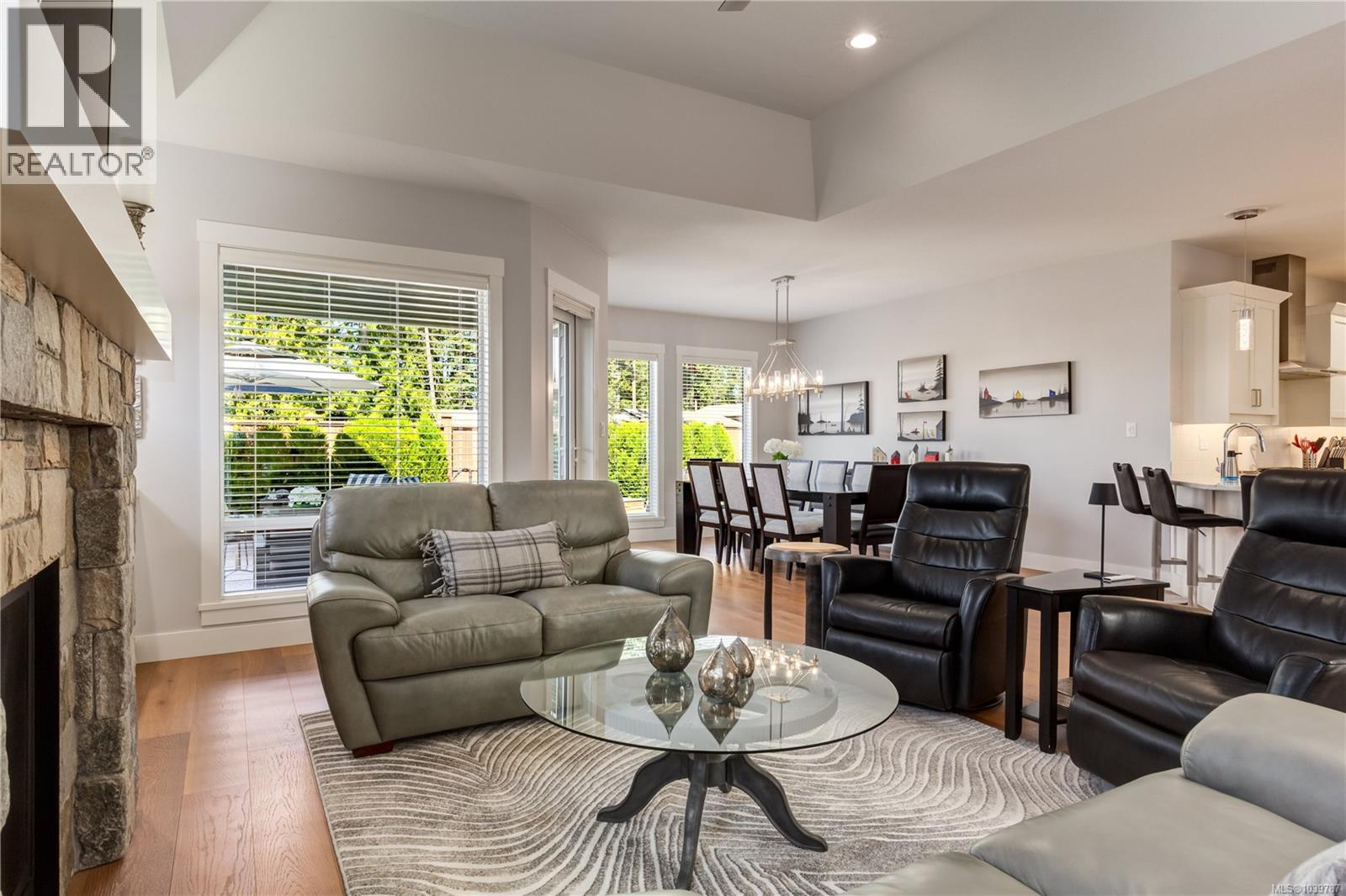 1008 Brookfield Cres, Parksville