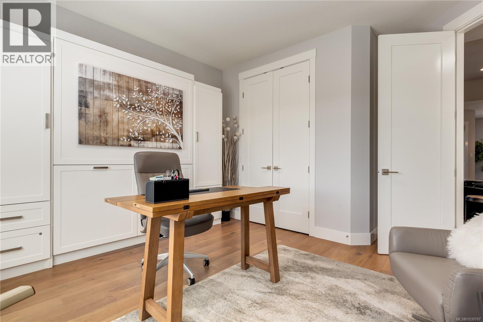 1008 Brookfield Cres, Parksville