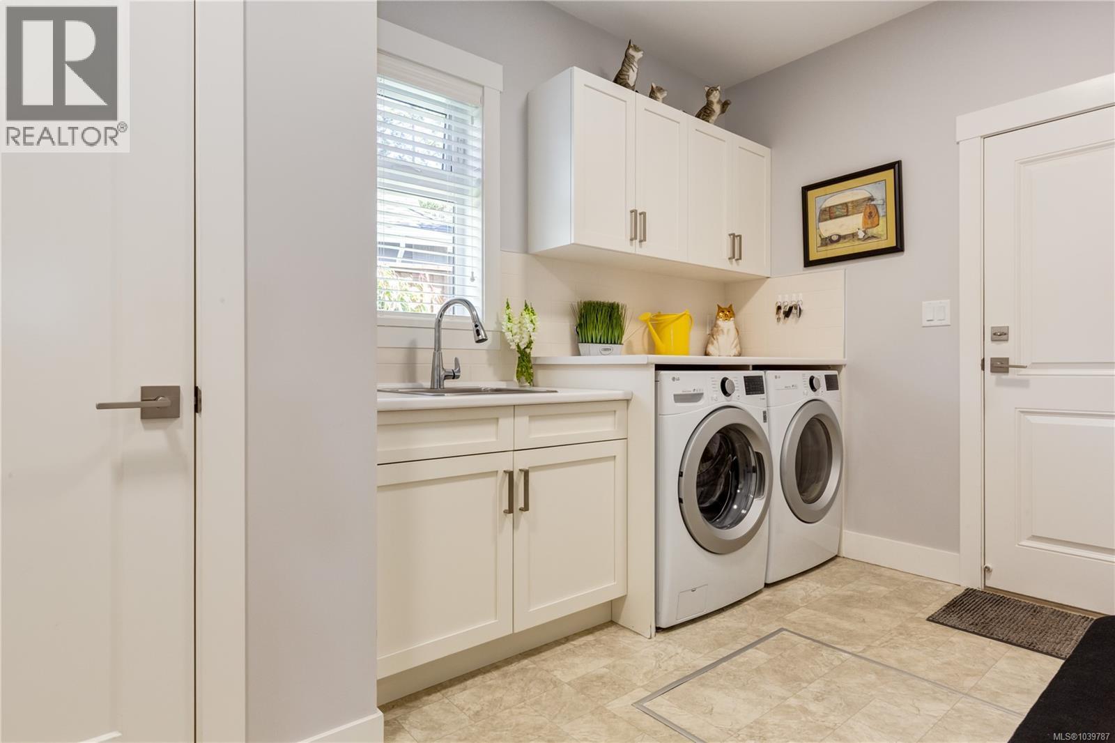 1008 Brookfield Cres, Parksville