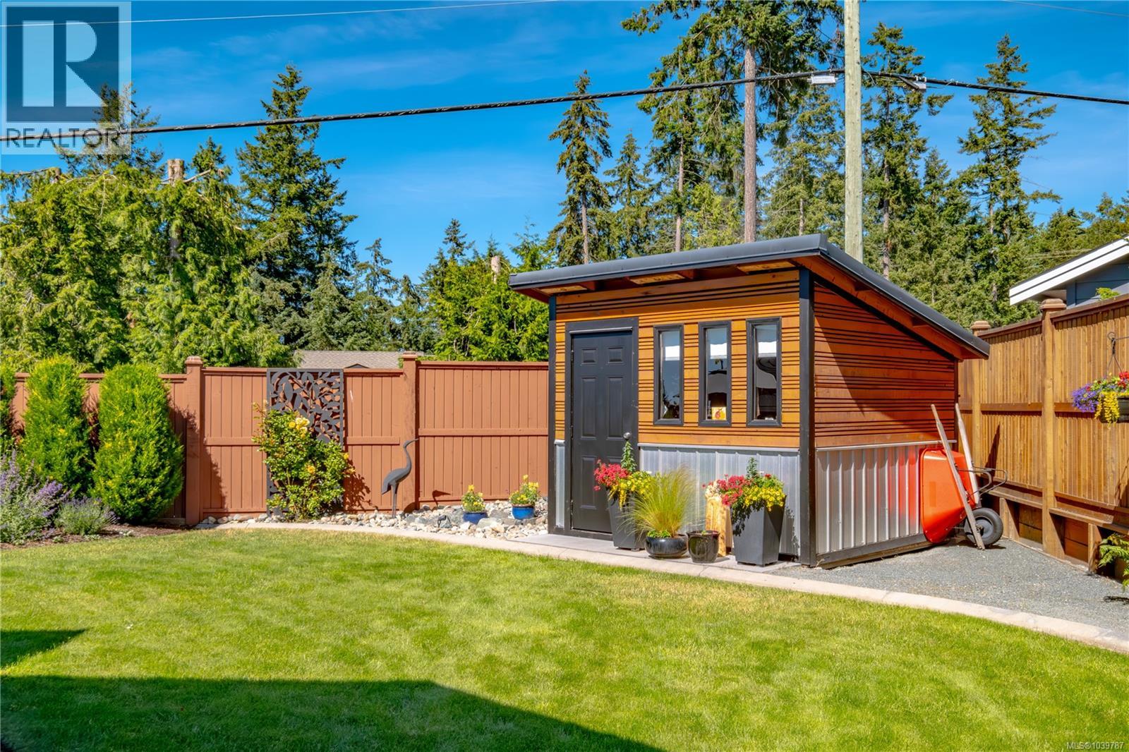 1008 Brookfield Cres, Parksville