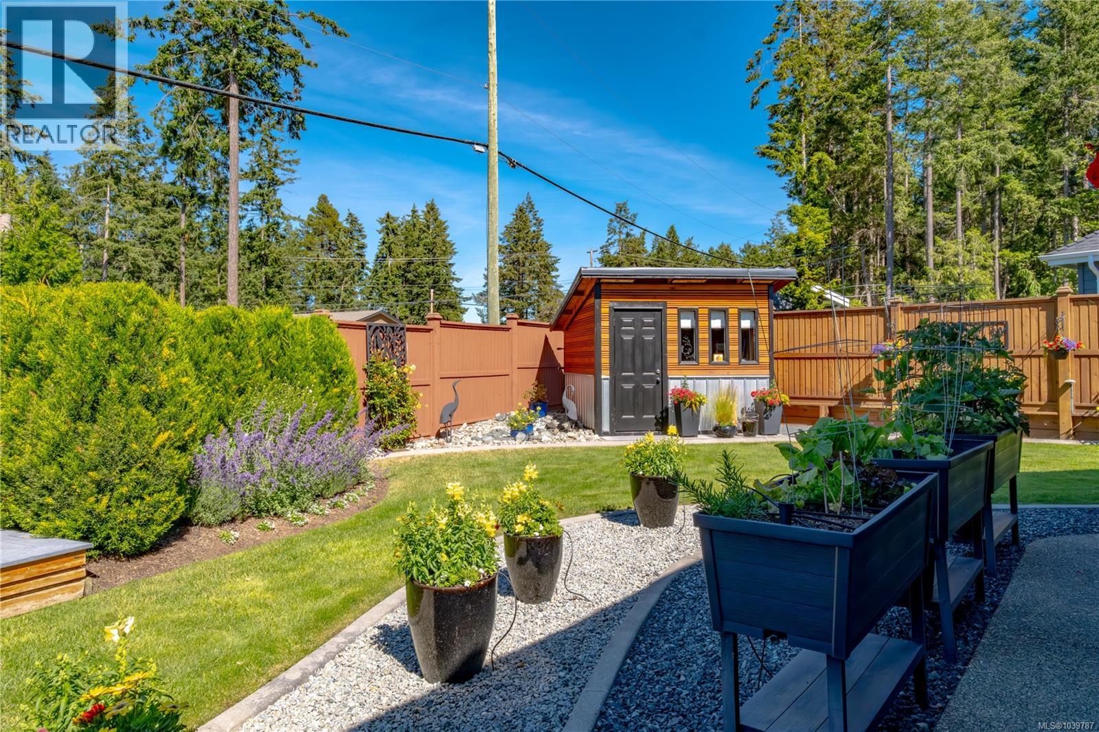 1008 Brookfield Cres, Parksville