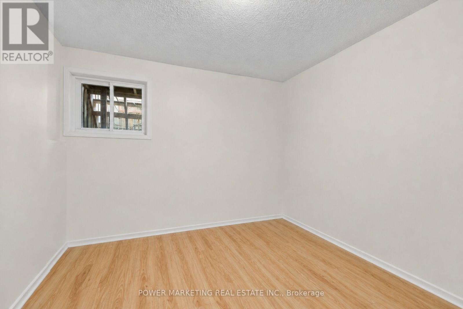 #95 3415 UPLANDS DRIVE - 21