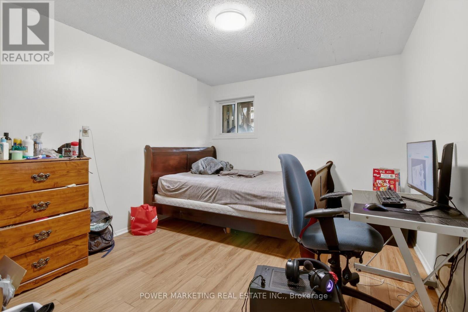 #95 3415 UPLANDS DRIVE - 25