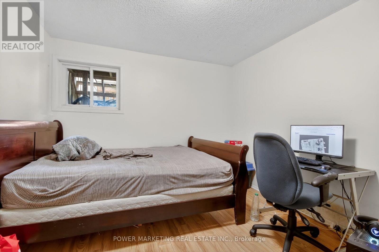 #95 3415 UPLANDS DRIVE - 27