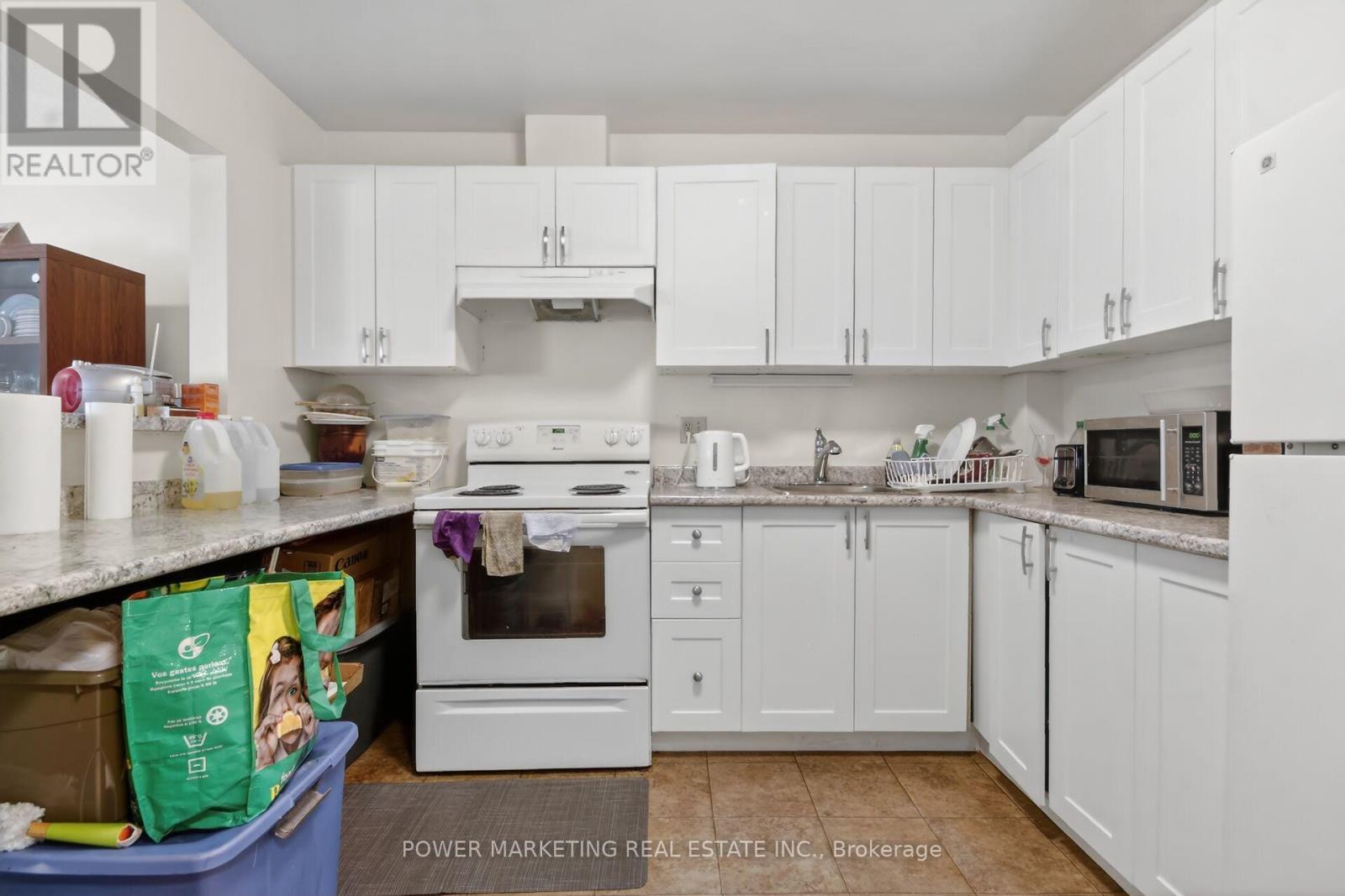 #95 3415 UPLANDS DRIVE - 36