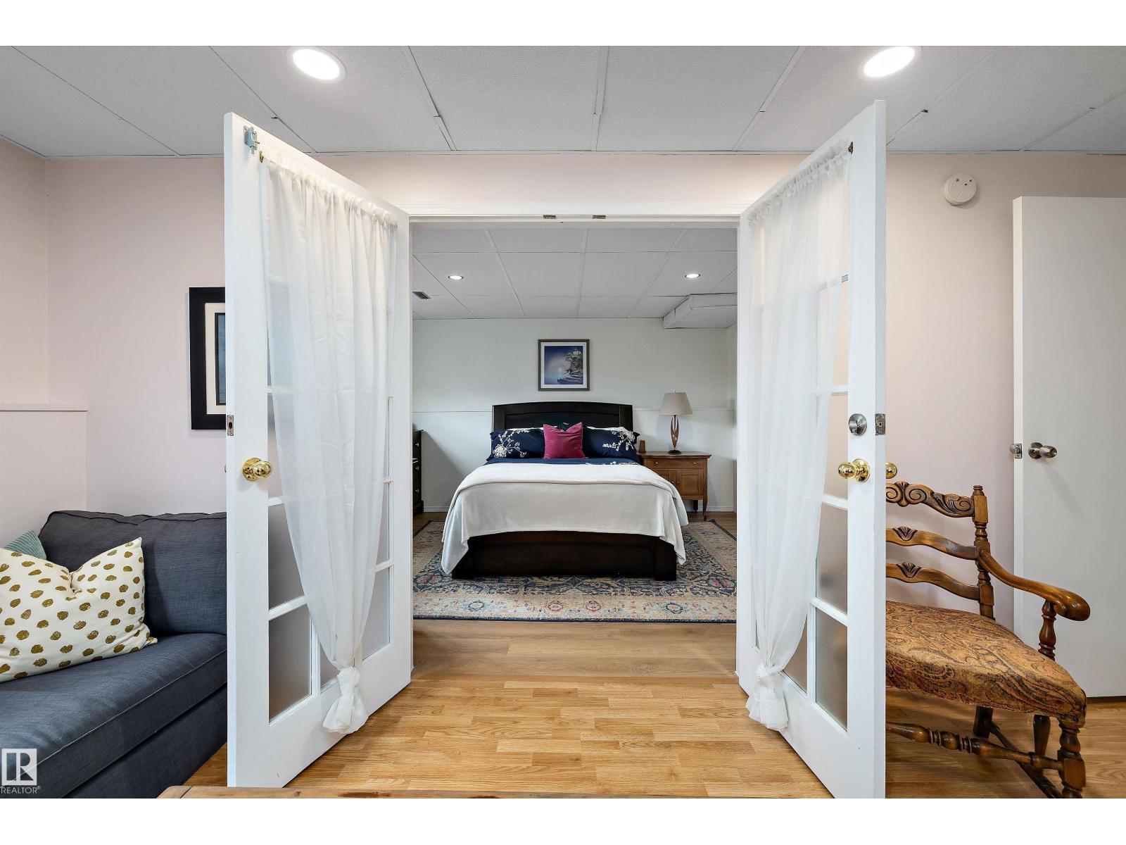 243 PORTER AV — photo 27