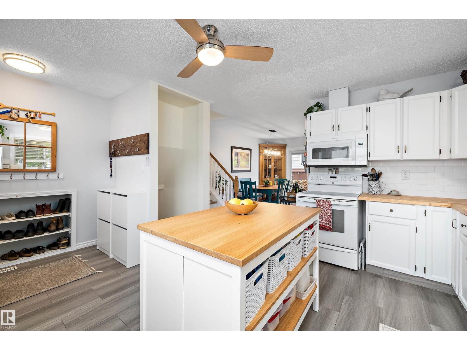 243 PORTER AV — photo 8