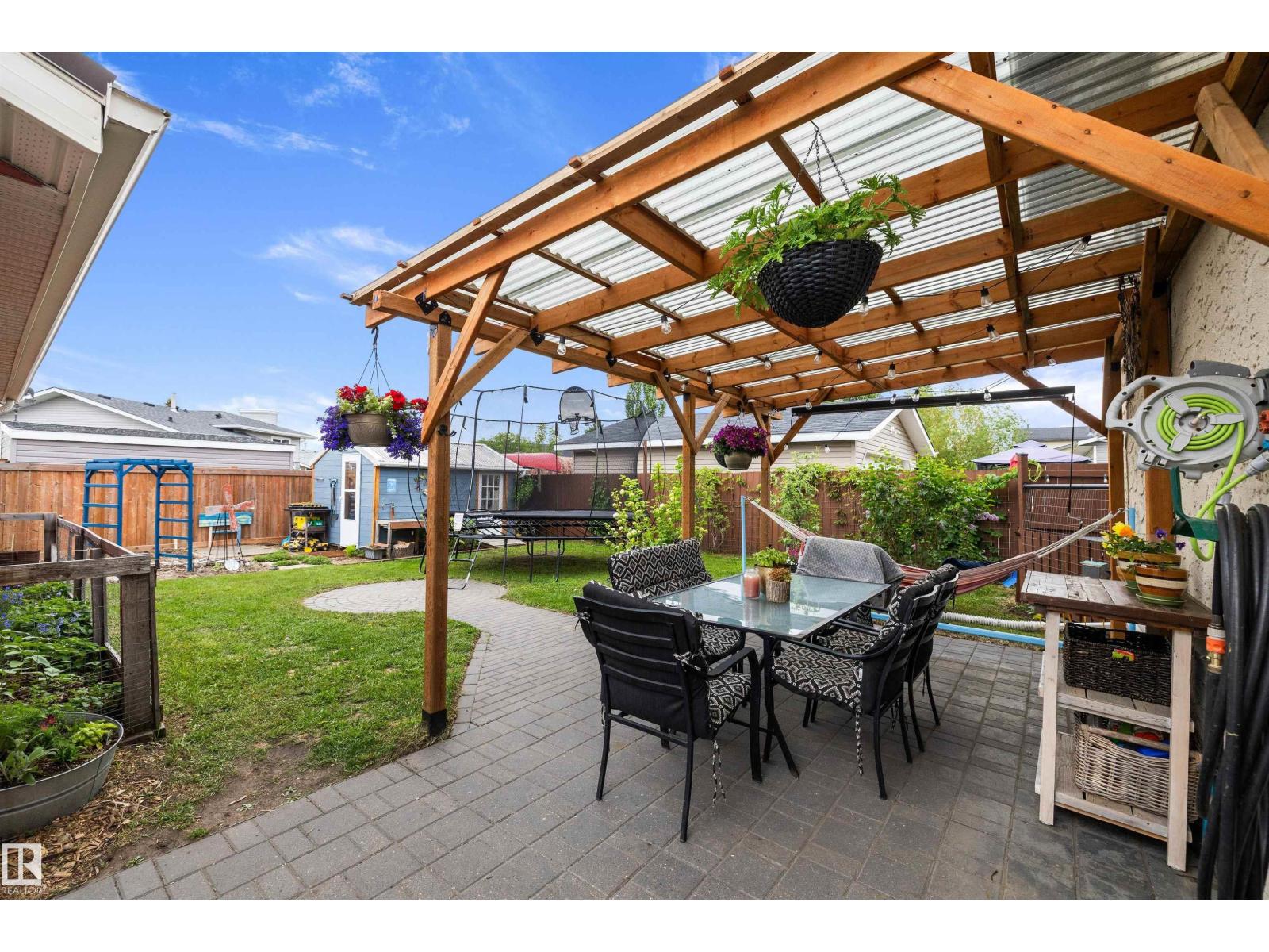 243 PORTER AV — photo 37