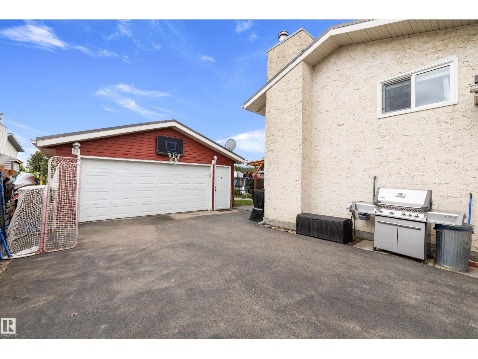 243 PORTER AV — photo 46