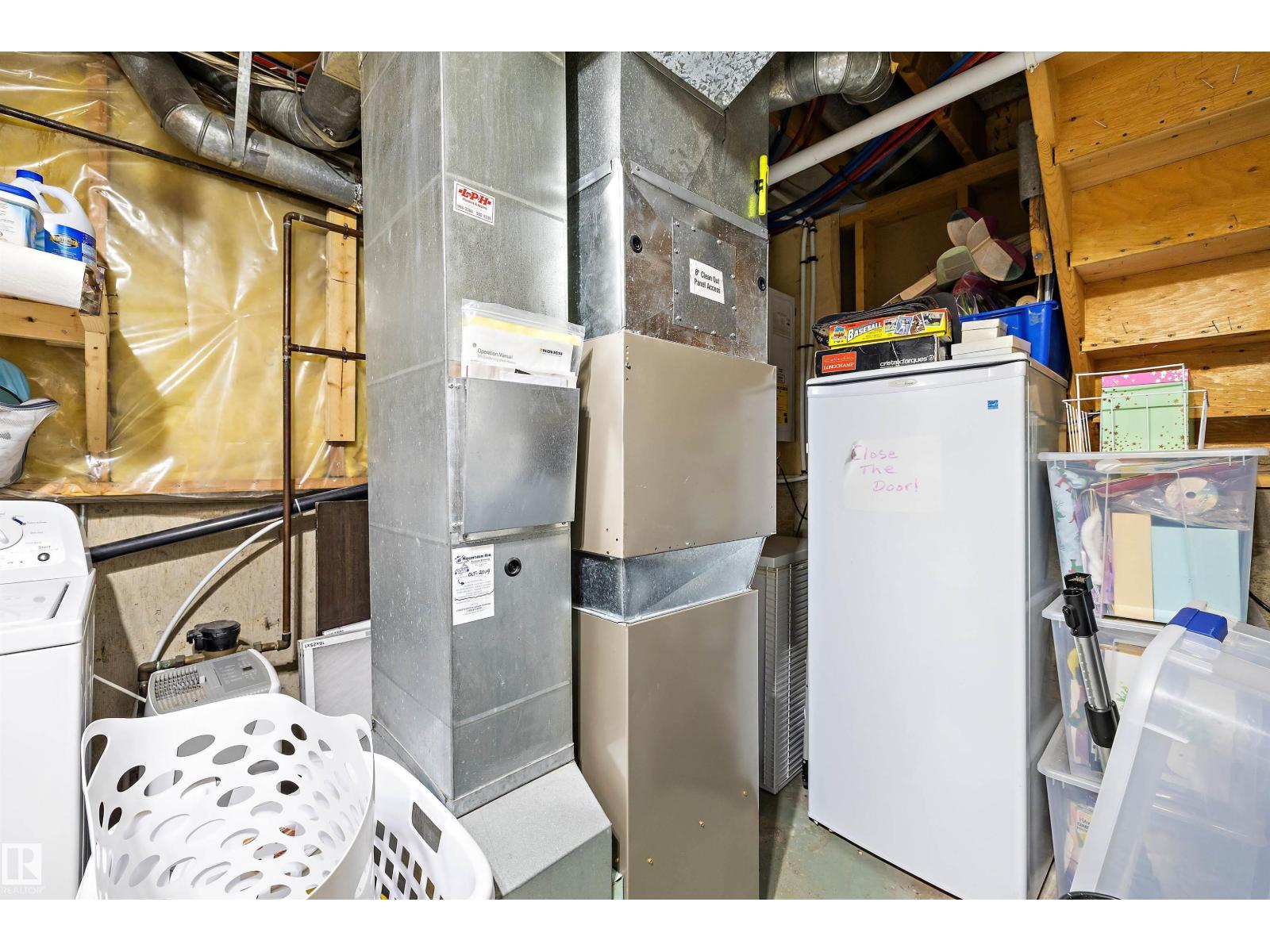 243 PORTER AV — photo 34