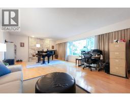 6415 Buckingham Drive, Burnaby, BC V5E3Y7 Photo 9