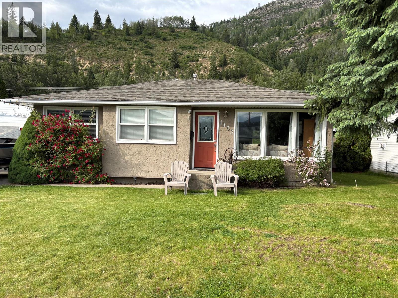 1153 Marianna Crescent, Trail