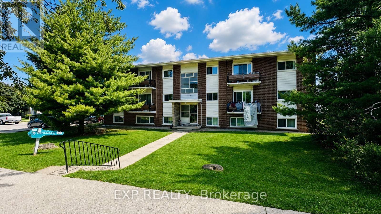 2 - 428 BARRIE PLACE — photo 1