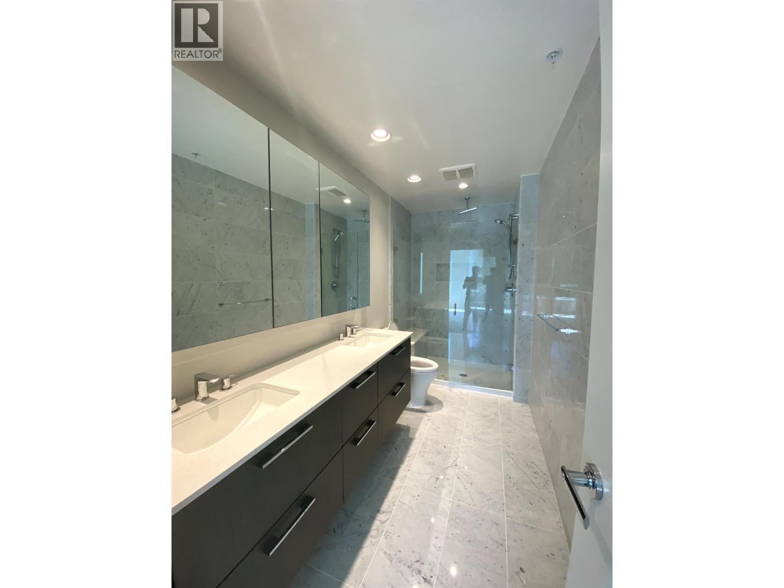 326 3563 ROSS DRIVE, Vancouver