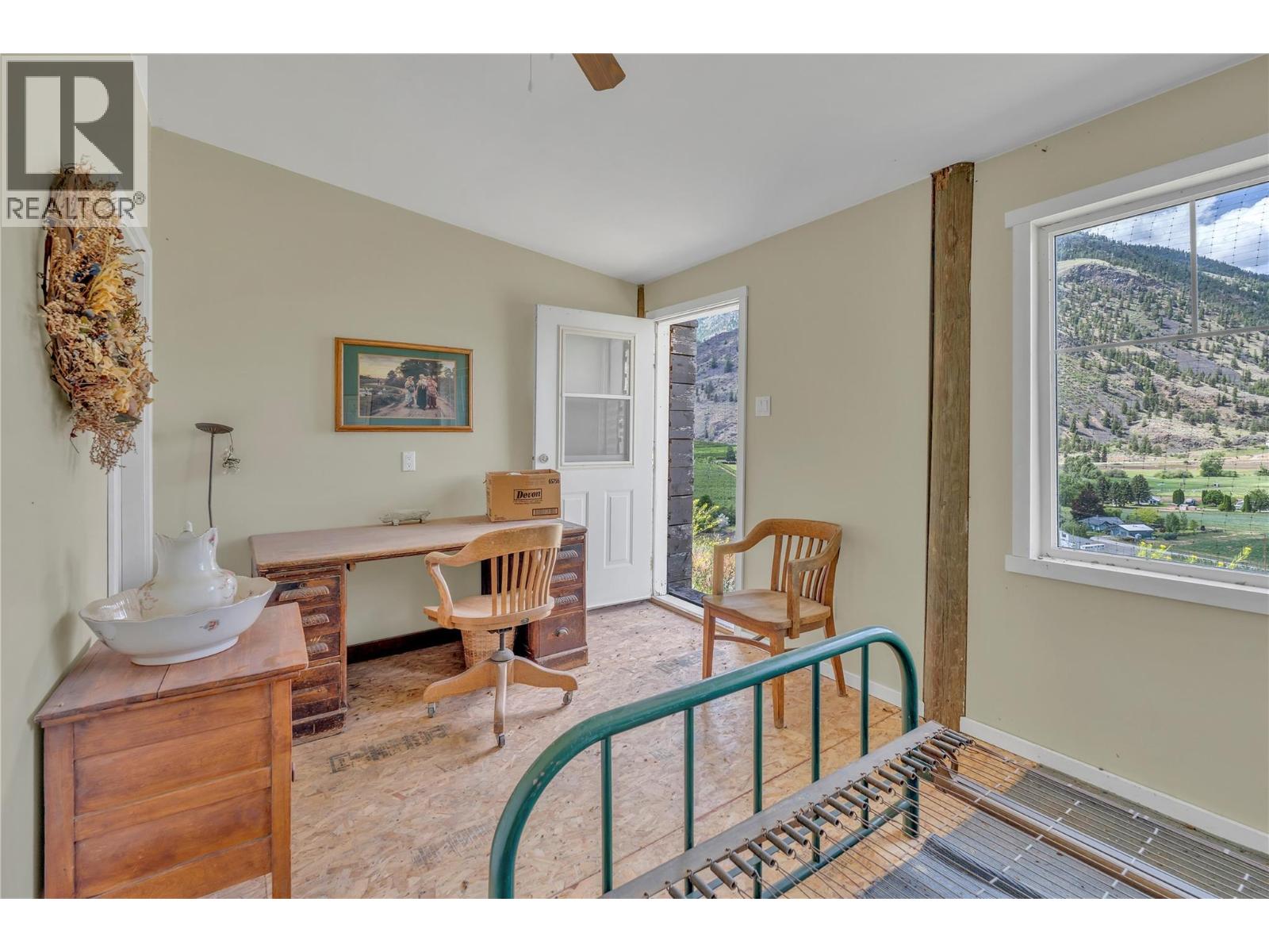 2795 Liddicoat Road - 58