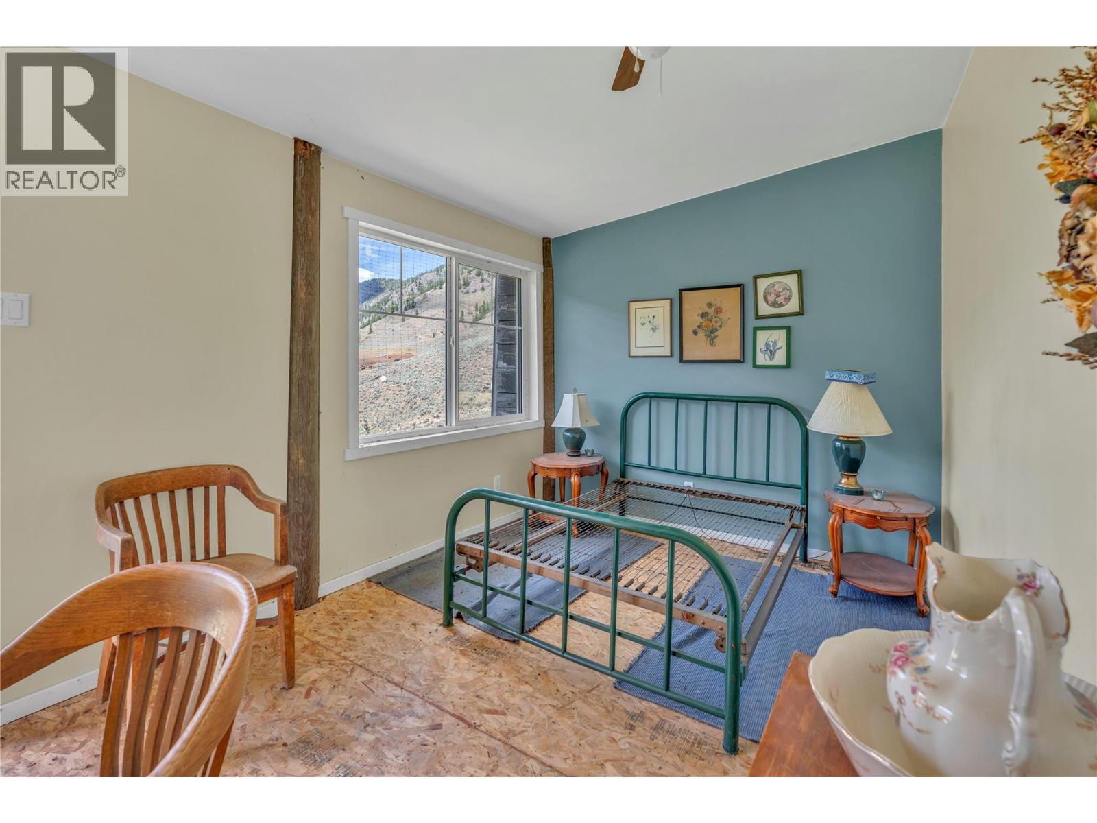 2795 Liddicoat Road - 57