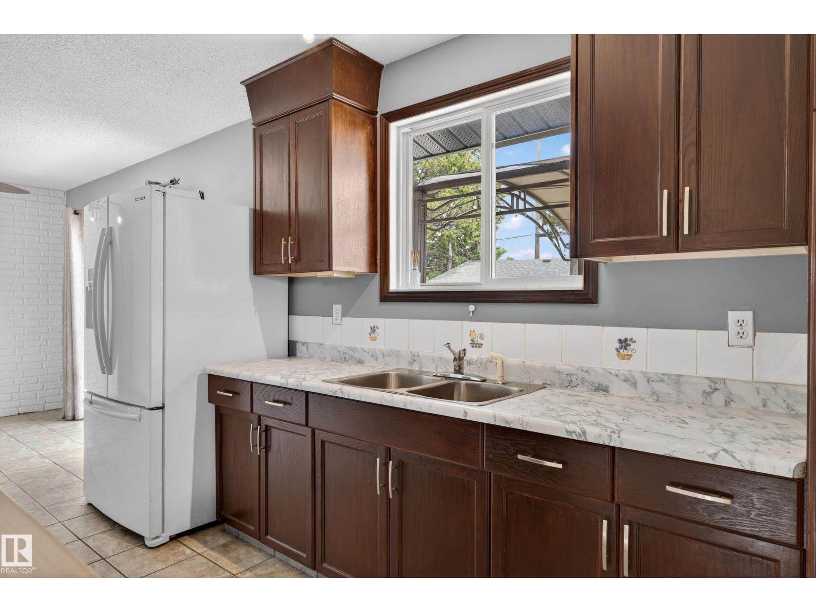 13427 114 ST NW - 10