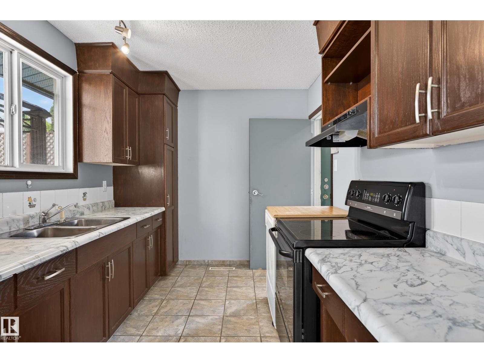13427 114 ST NW - 12