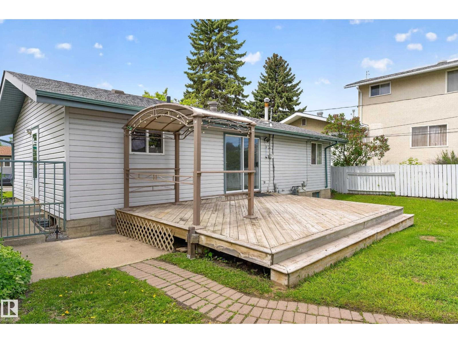 13427 114 ST NW - 37
