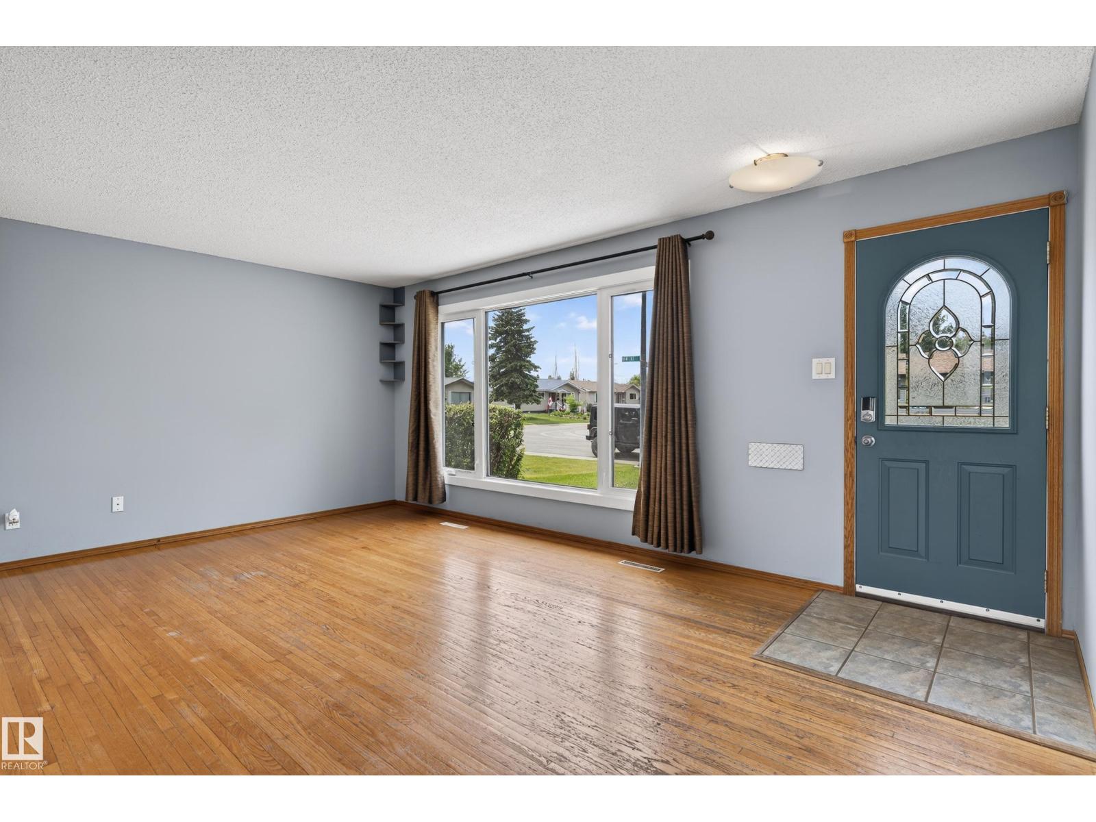 13427 114 ST NW - 5