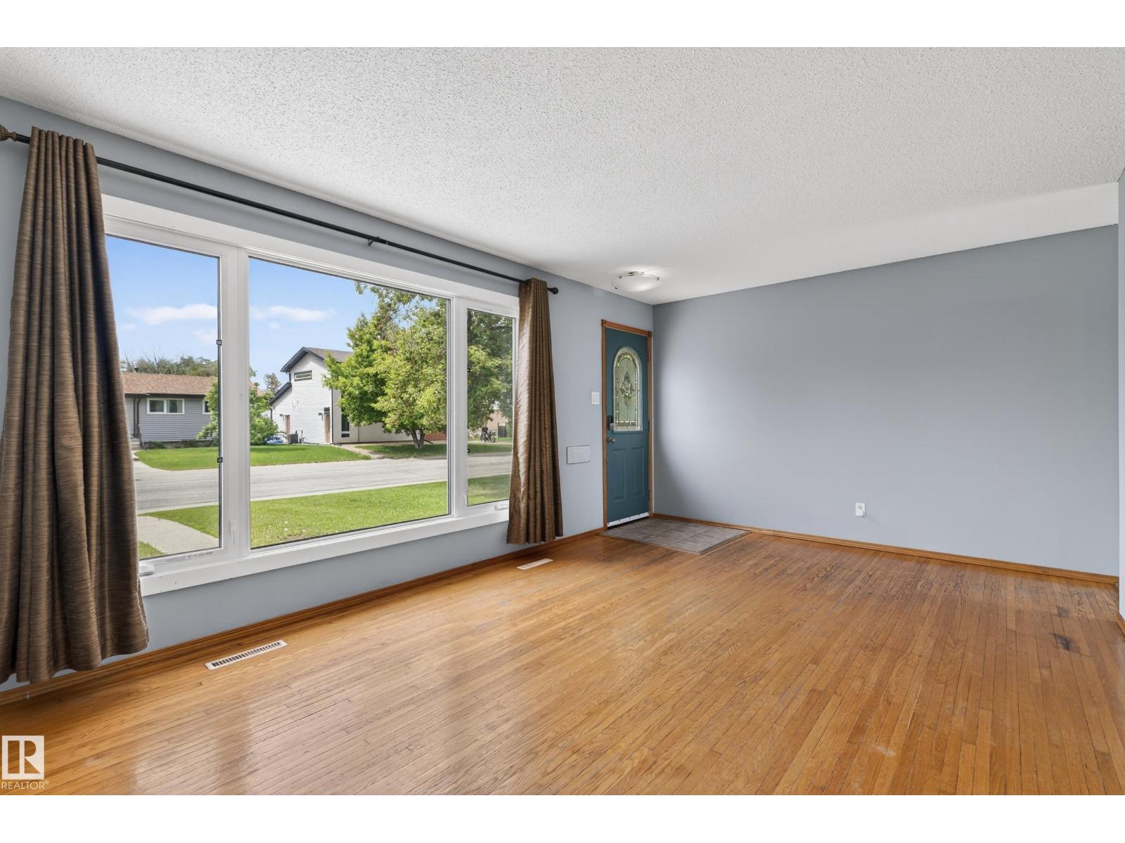 13427 114 ST NW - 8