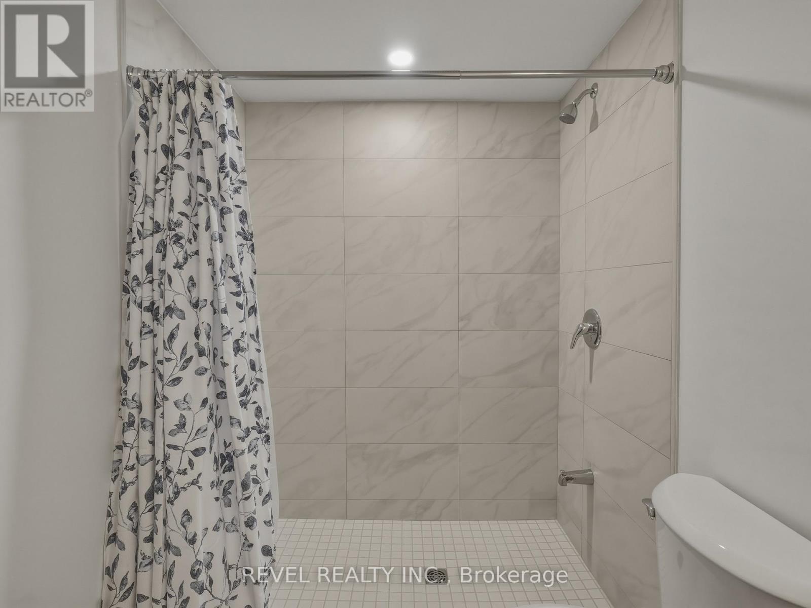 51 WOOD CRESCENT - 45