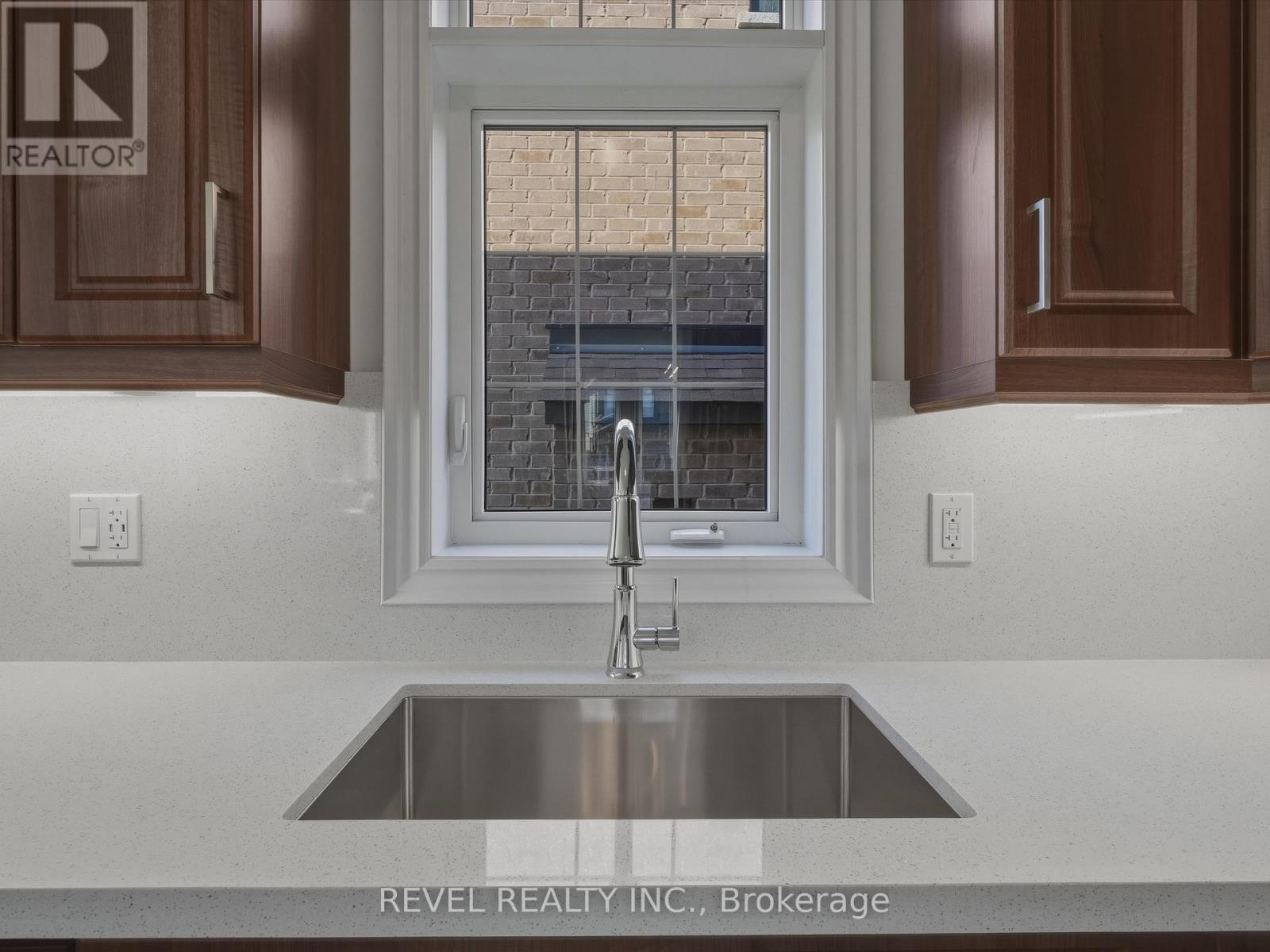 63 WOOD CRESCENT - 21