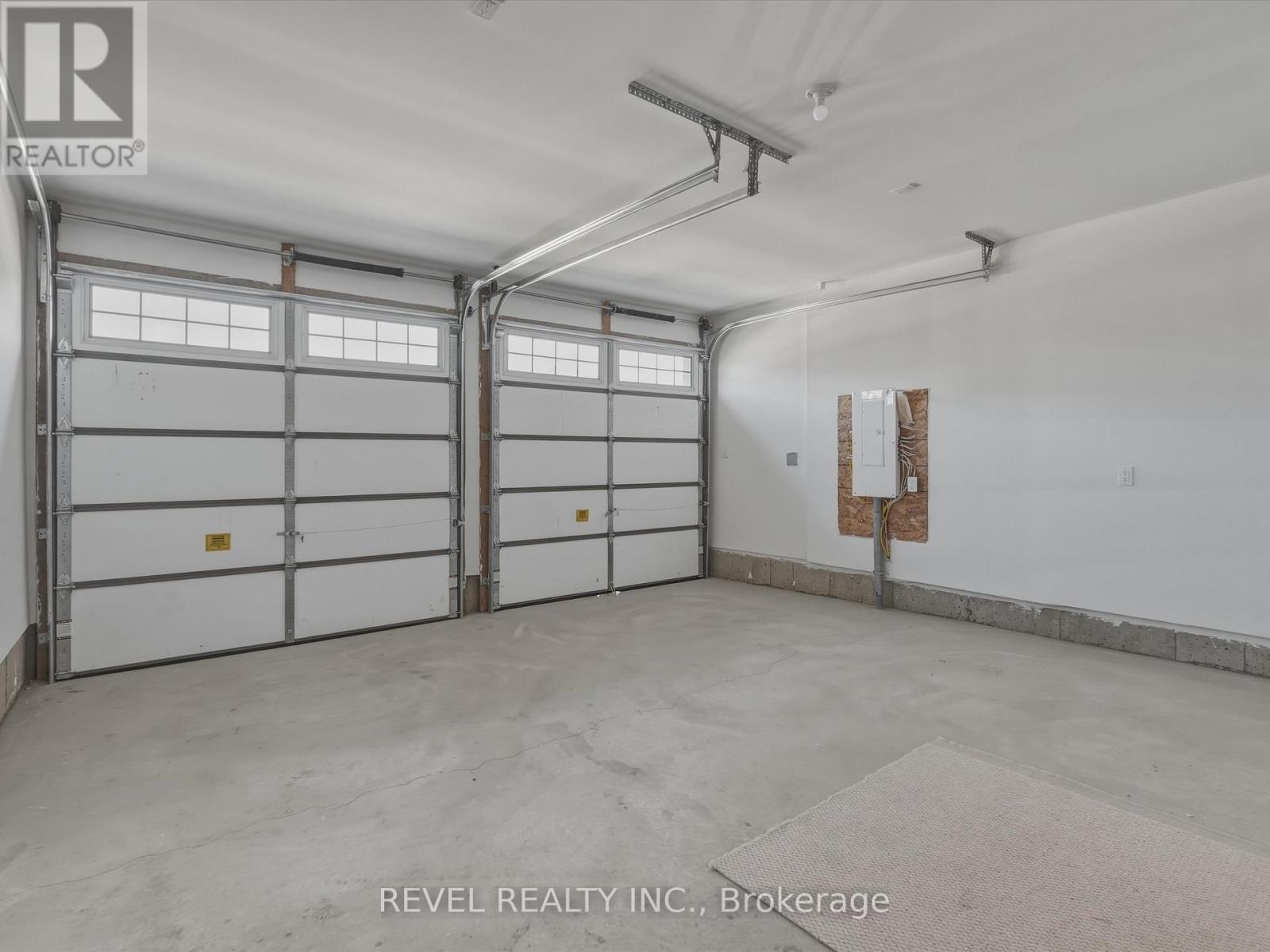 63 WOOD CRESCENT - 25