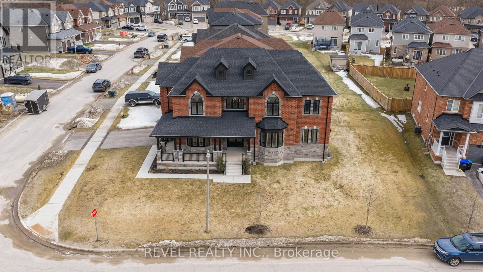 51 WOOD CRESCENT - 46