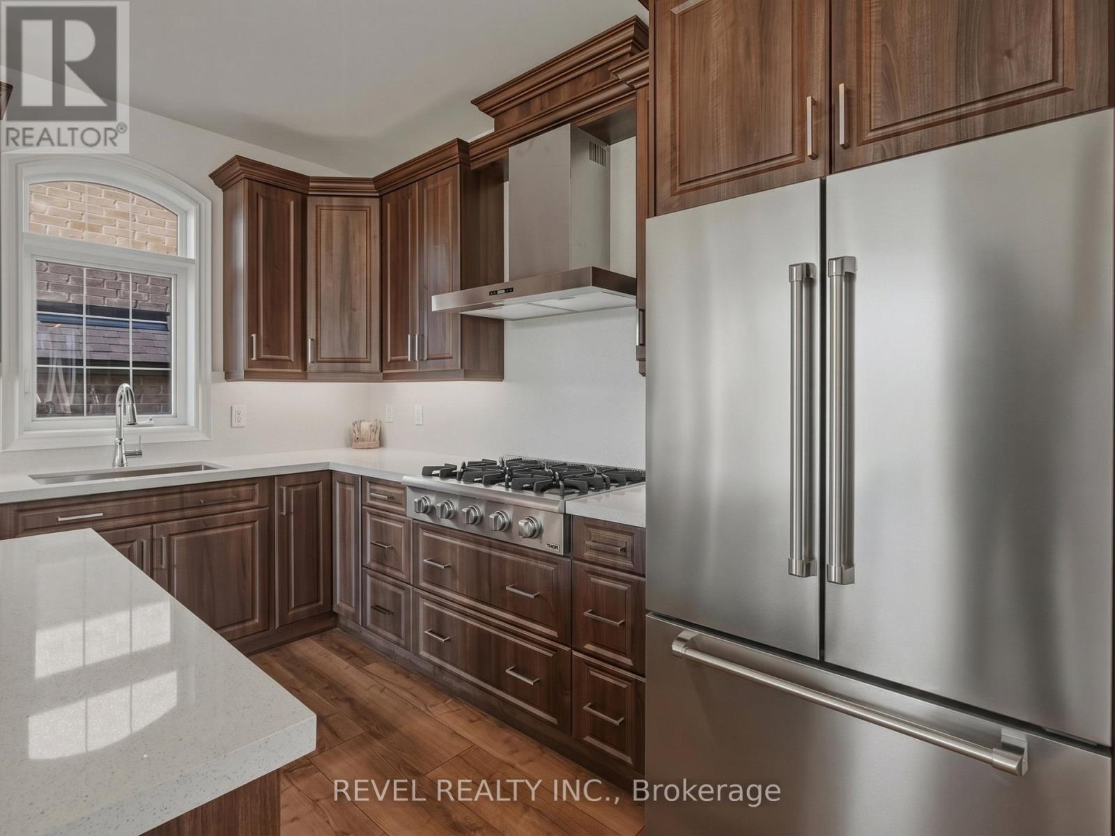 63 WOOD CRESCENT - 22