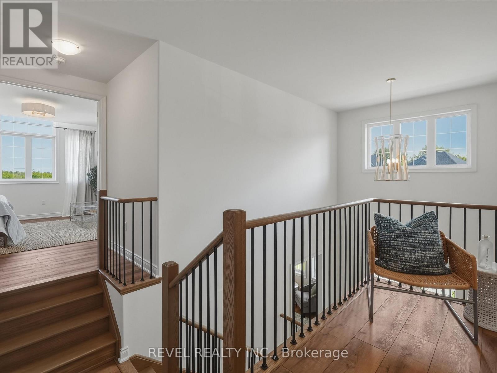 63 WOOD CRESCENT - 34