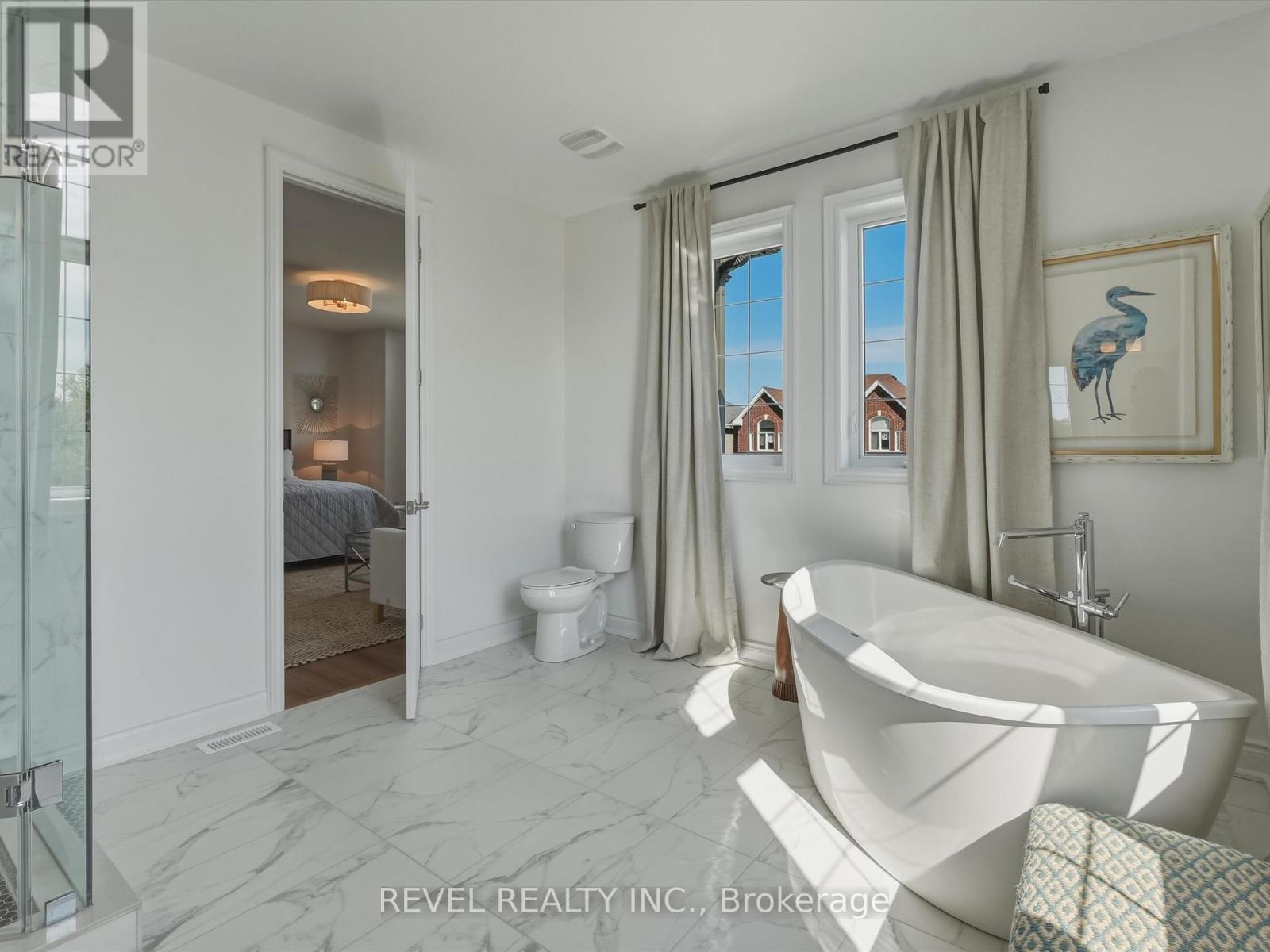 63 WOOD CRESCENT - 31